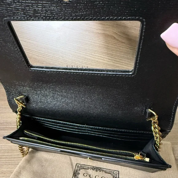 Chain Wallet with Gucci Script with dust cover and box. Like new! Current style! - Picture 3 of 10